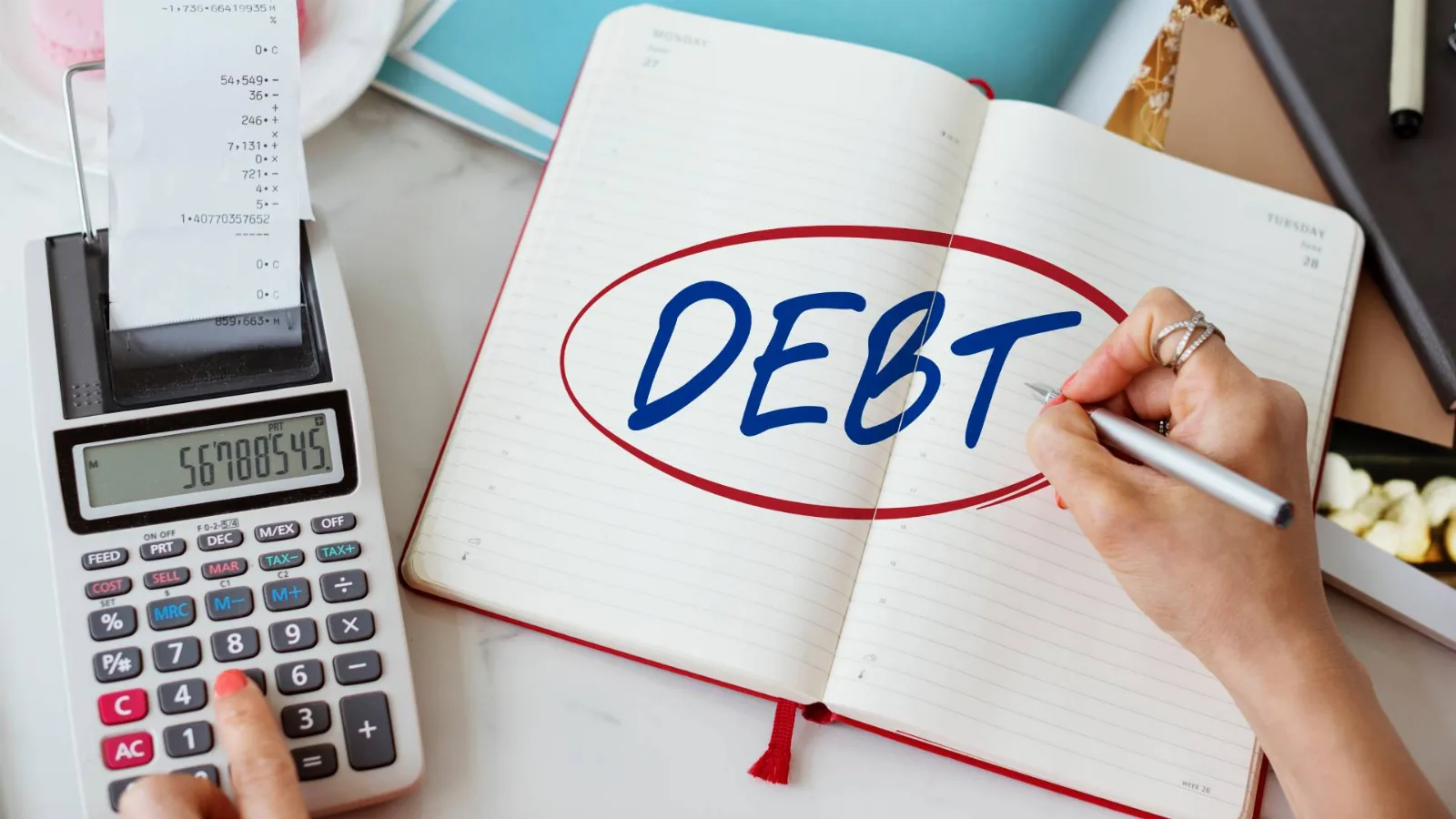 Ce înseamnă DTI (grad de îndatorare) în practică și de ce banca îl calculează diferit față de cum îl vezi tu