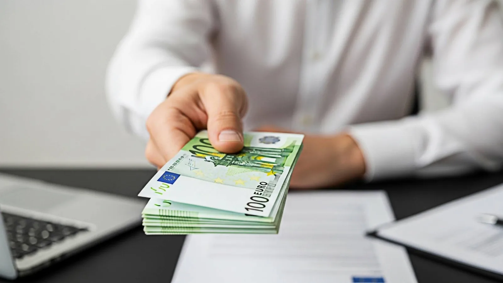 Cum influențează numărul de credite active aprobarea unui nou împrumut