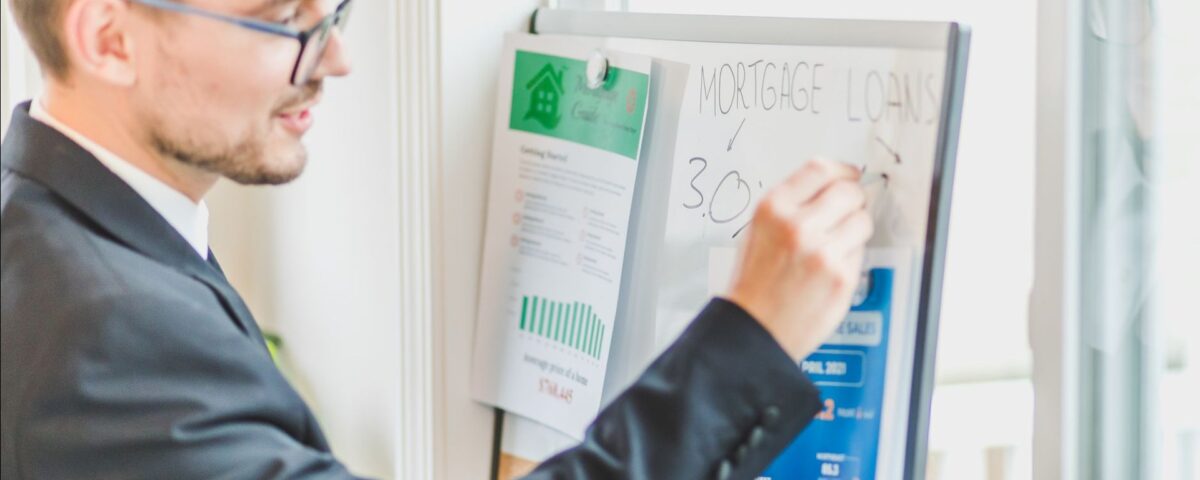 Antreprenor surprins la birou cu dosar de credit