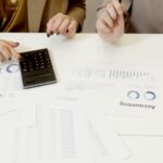 Întâlnire de audit financiar într-o firmă de IMM-uri